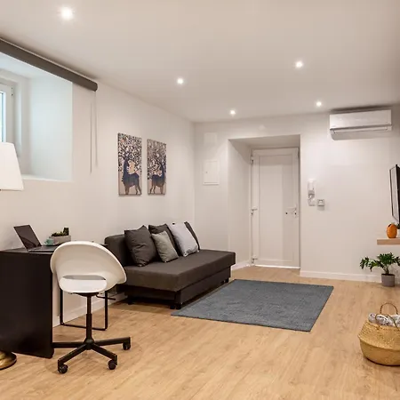 Ajuda Charm With Garden Lisbona